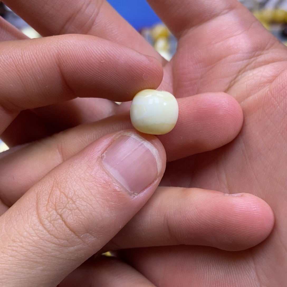 琥珀未镶嵌珠宝奇石11.8mm