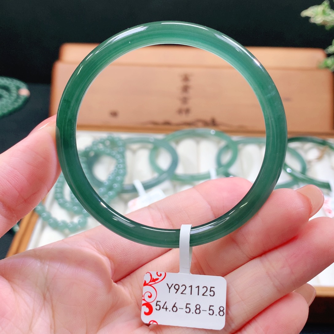 翡翠未镶嵌手镯天然