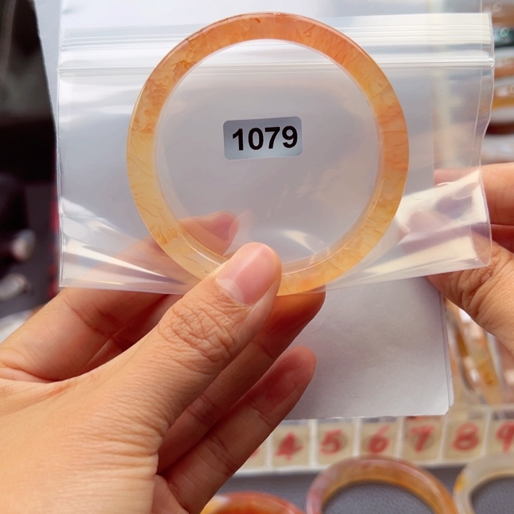 玛瑙/玉髓手镯未镶嵌纳****星