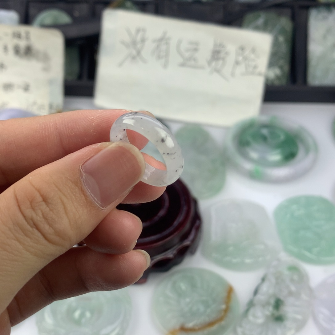 翡翠颈饰未镶嵌一