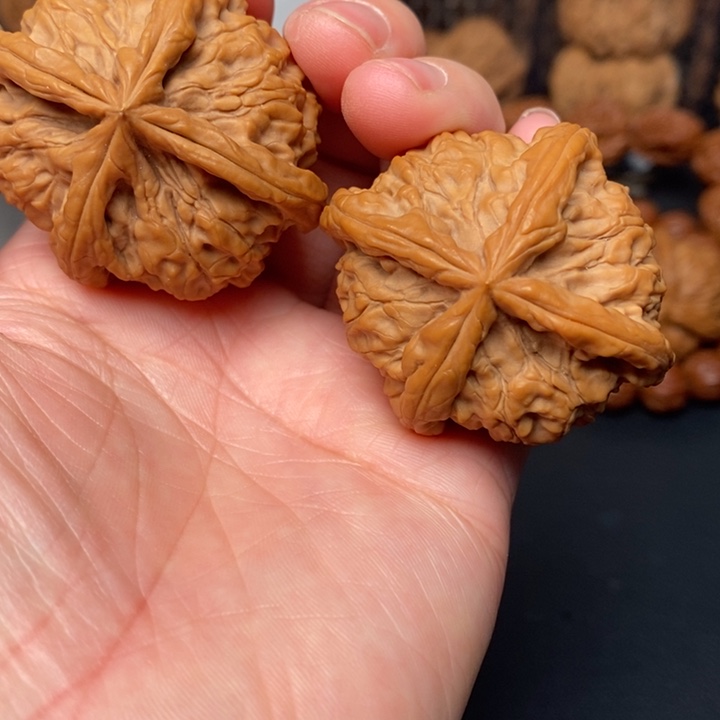 文玩核桃吊坠玉溪四棱