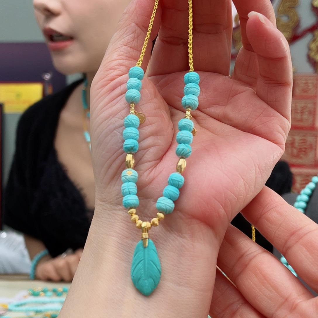 绿松石颈饰18K金镶嵌