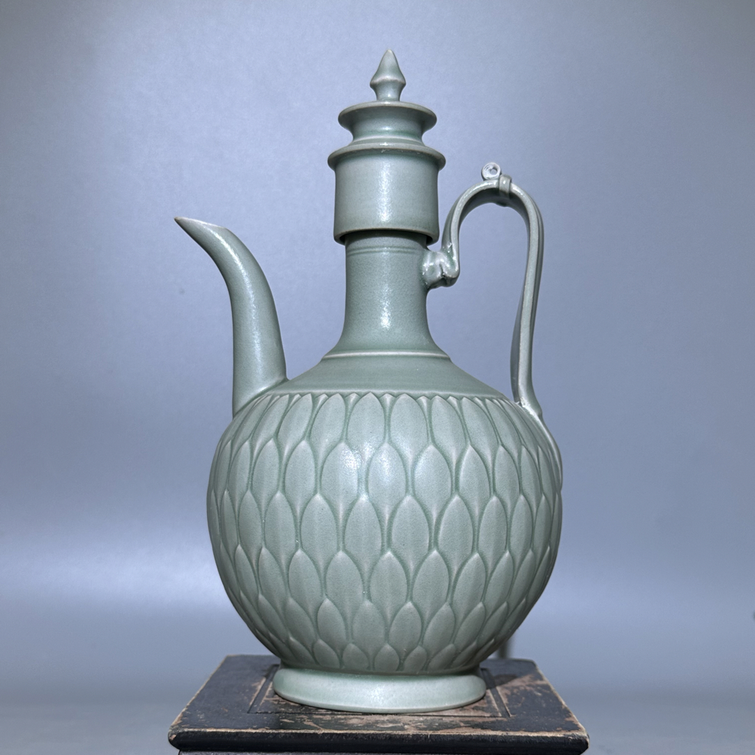 越窑，深刻花执壶！