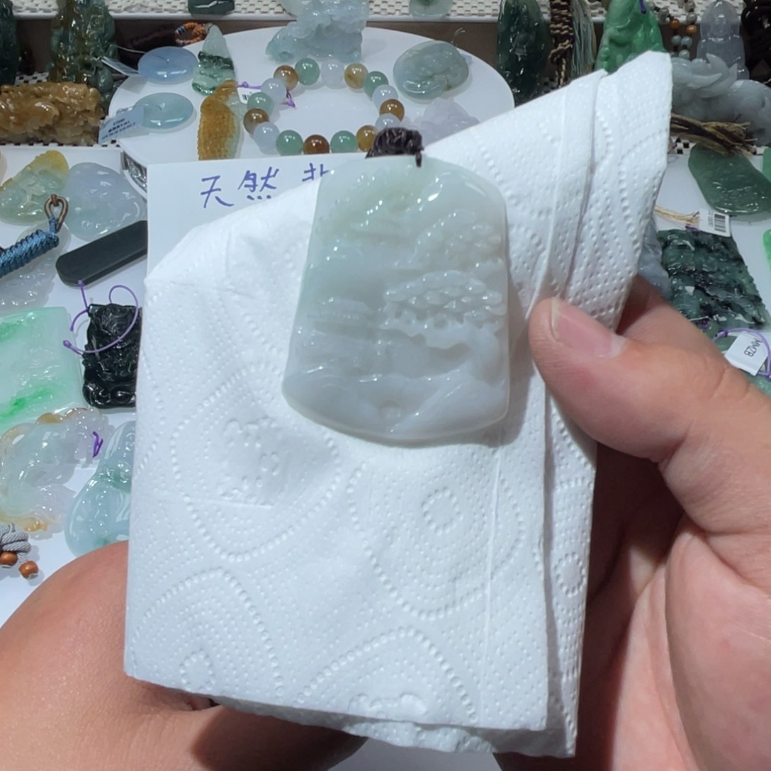 翡翠颈饰未镶嵌天然