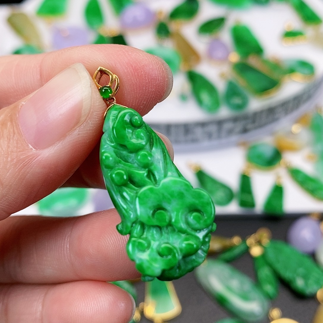 翡翠吊坠(不含链)18K金镶嵌