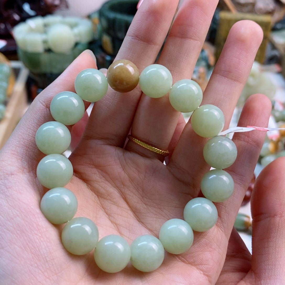 透闪石质玉手串未镶嵌