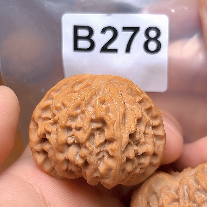 文玩核桃吊坠43苹果园