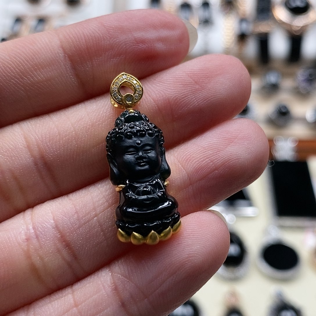 翡翠18K金镶嵌颈饰宝宝佛