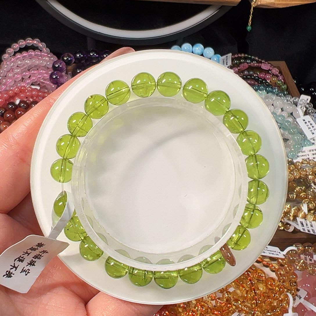 橄榄石手串未镶嵌天然巴西橄榄石7.6mm透体单圈手串