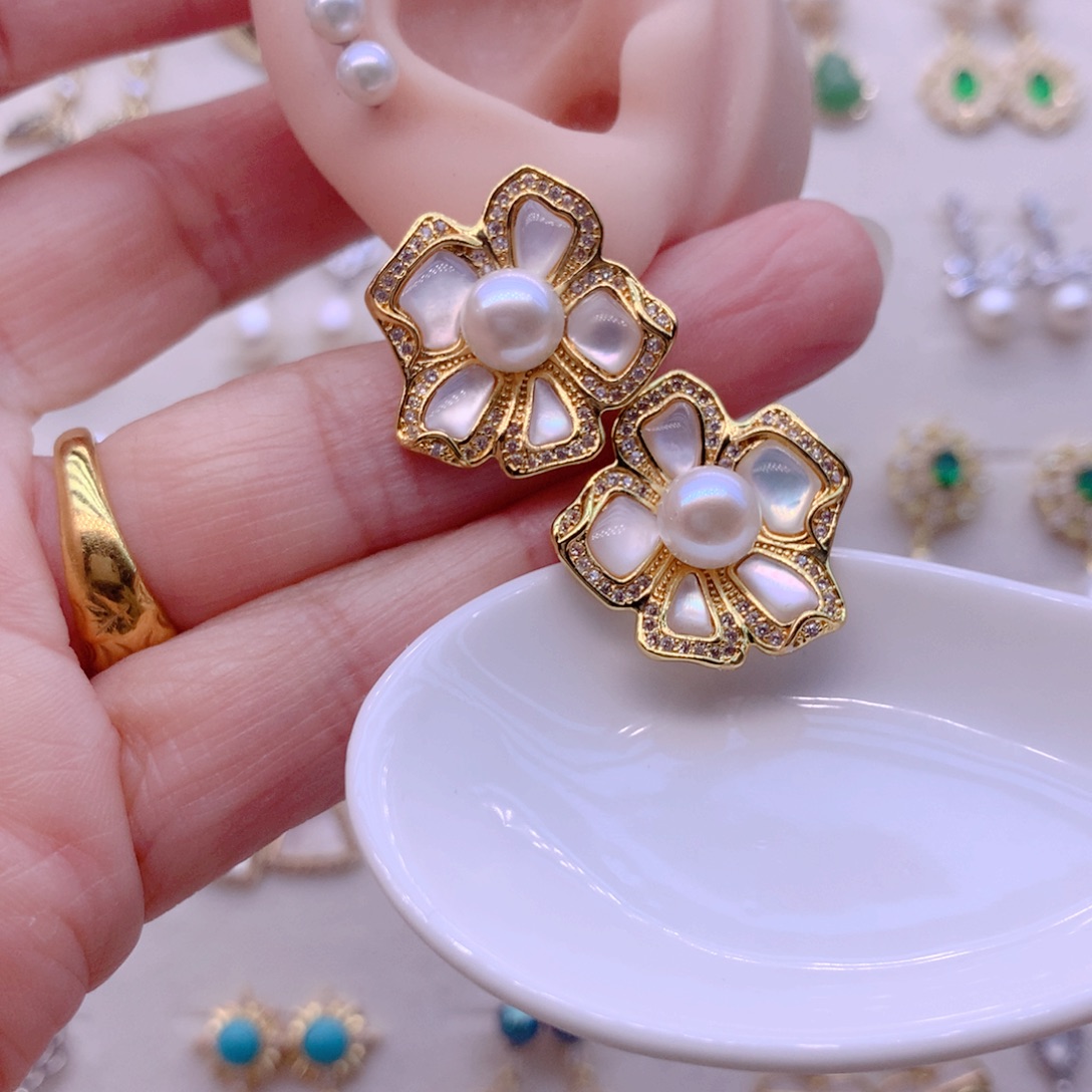 淡水珍珠合金耳饰