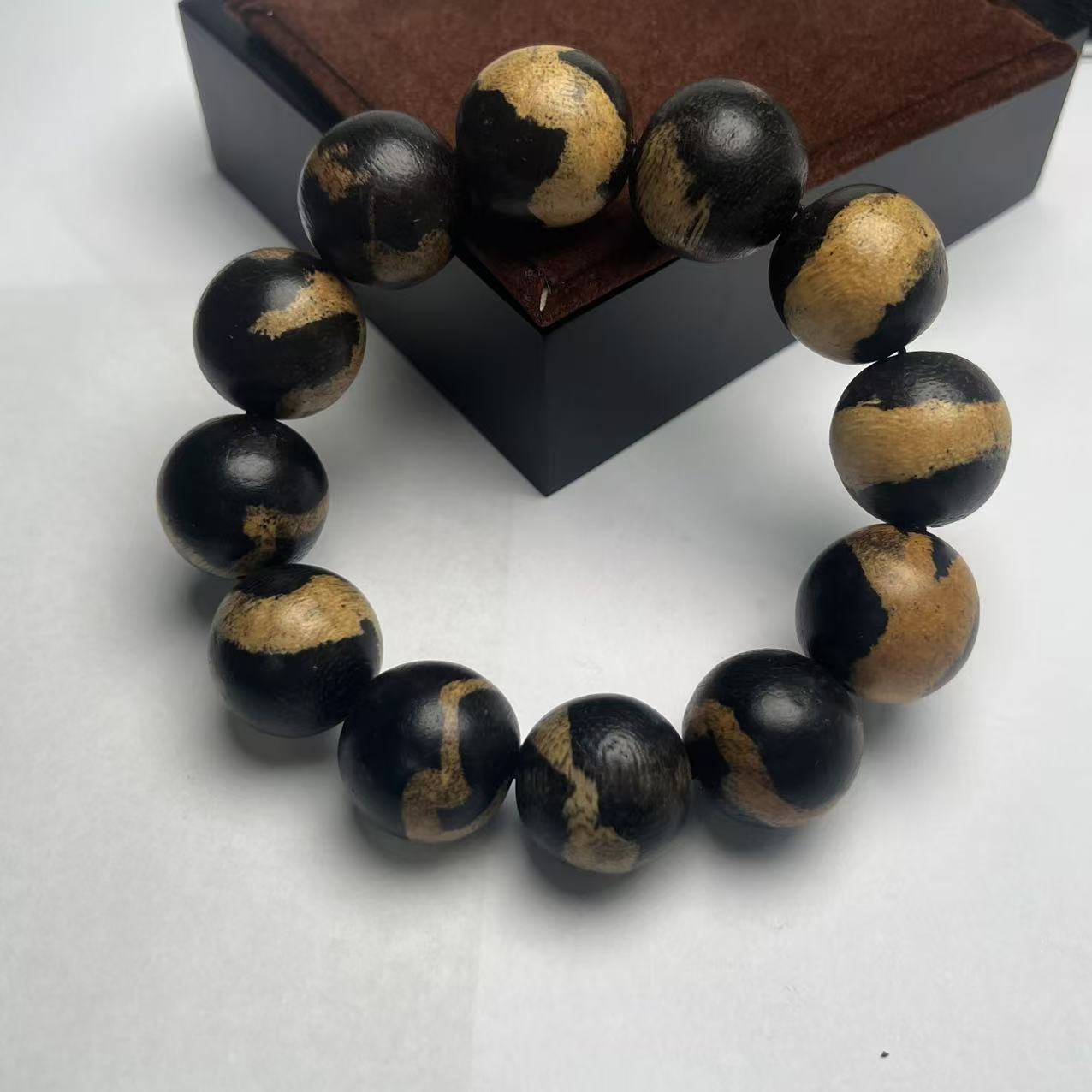 【百世璀璨 尽耀光芒】雪山重楼20mm手串B005