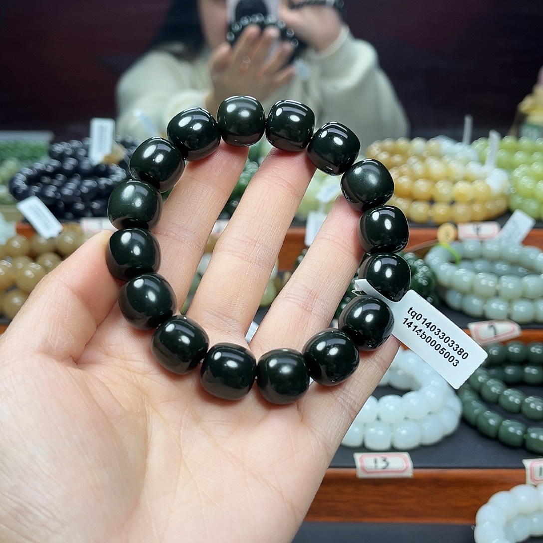 和田玉未镶嵌手链