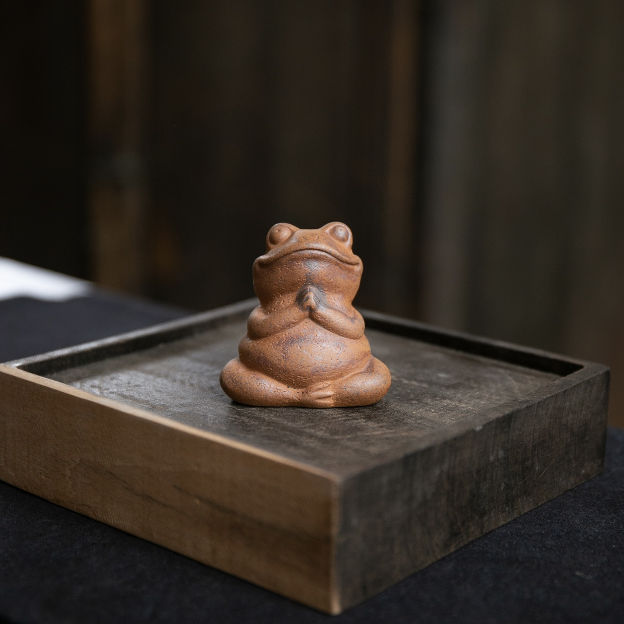 （拿）粗陶佛系禅蛙陶瓷青蛙小茶宠手工茶盘摆件可养茶玩