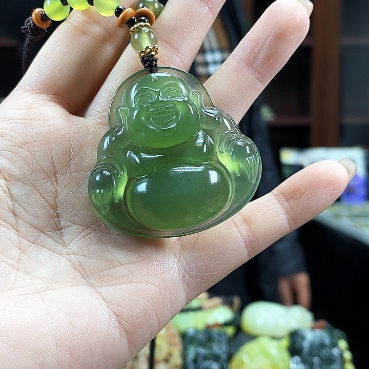 蛇纹石玉吊坠未镶嵌