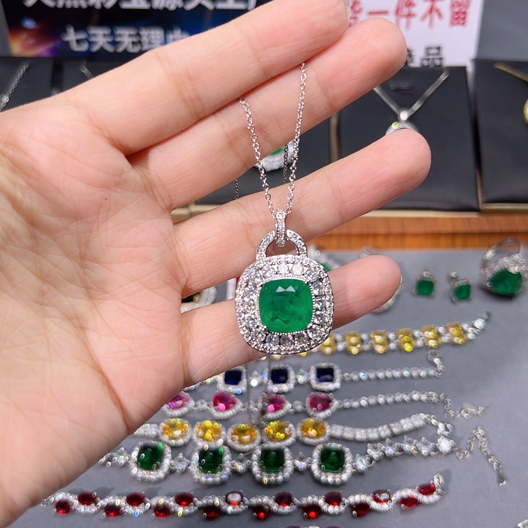 银S925镶嵌颈饰祖母绿h 108