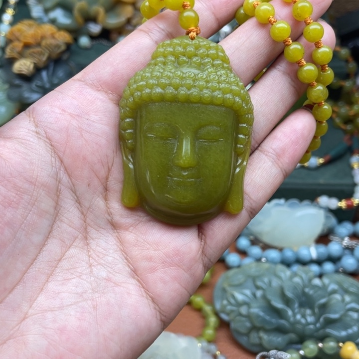 蛇纹石玉吊坠合金