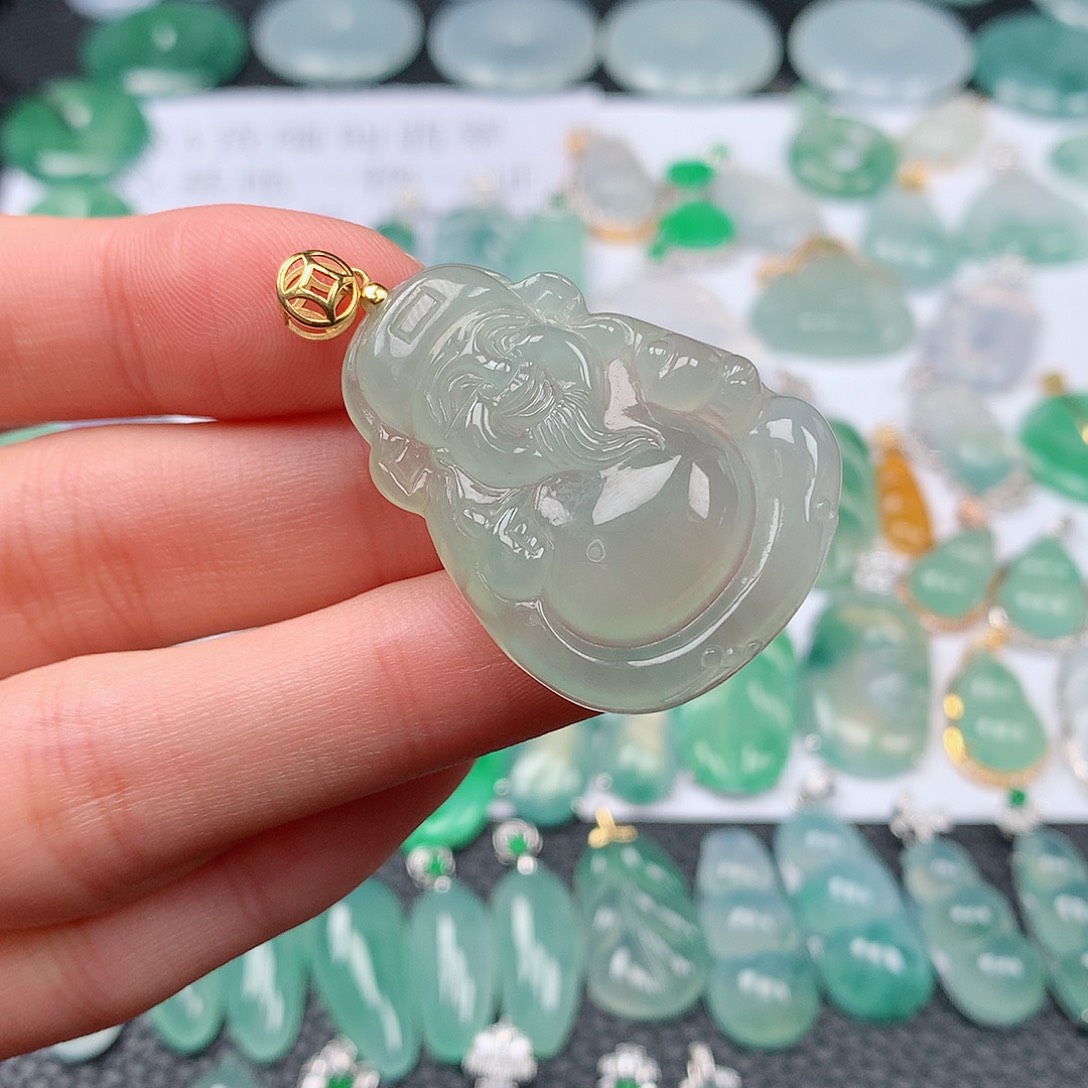 翡翠颈饰18K金镶嵌天然翡翠