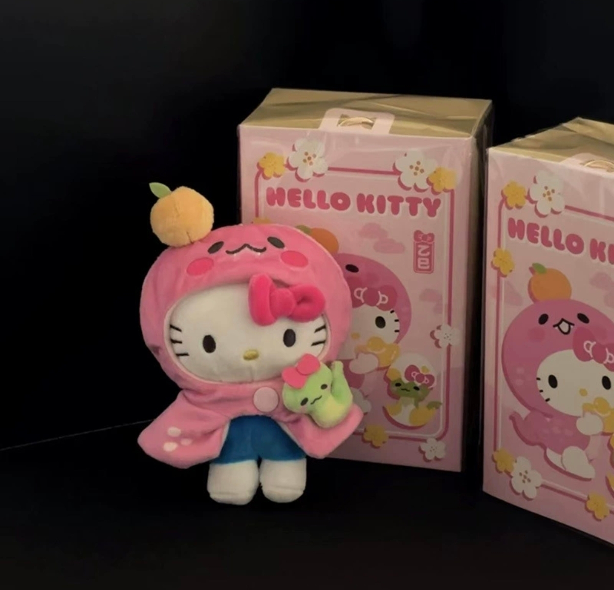 Hello Kitty蛇年限定毛绒玩具包包挂件可爱公仔摆件