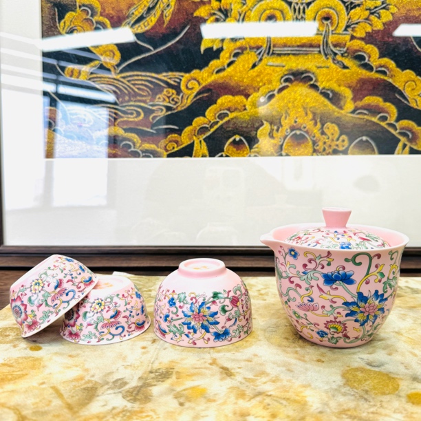 859-粉底缠枝莲三杯旅行套（234）