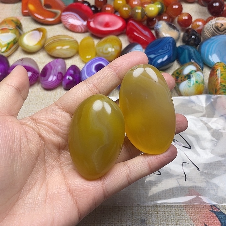 黄***士玛瑙/玉髓未镶嵌珠宝半成品