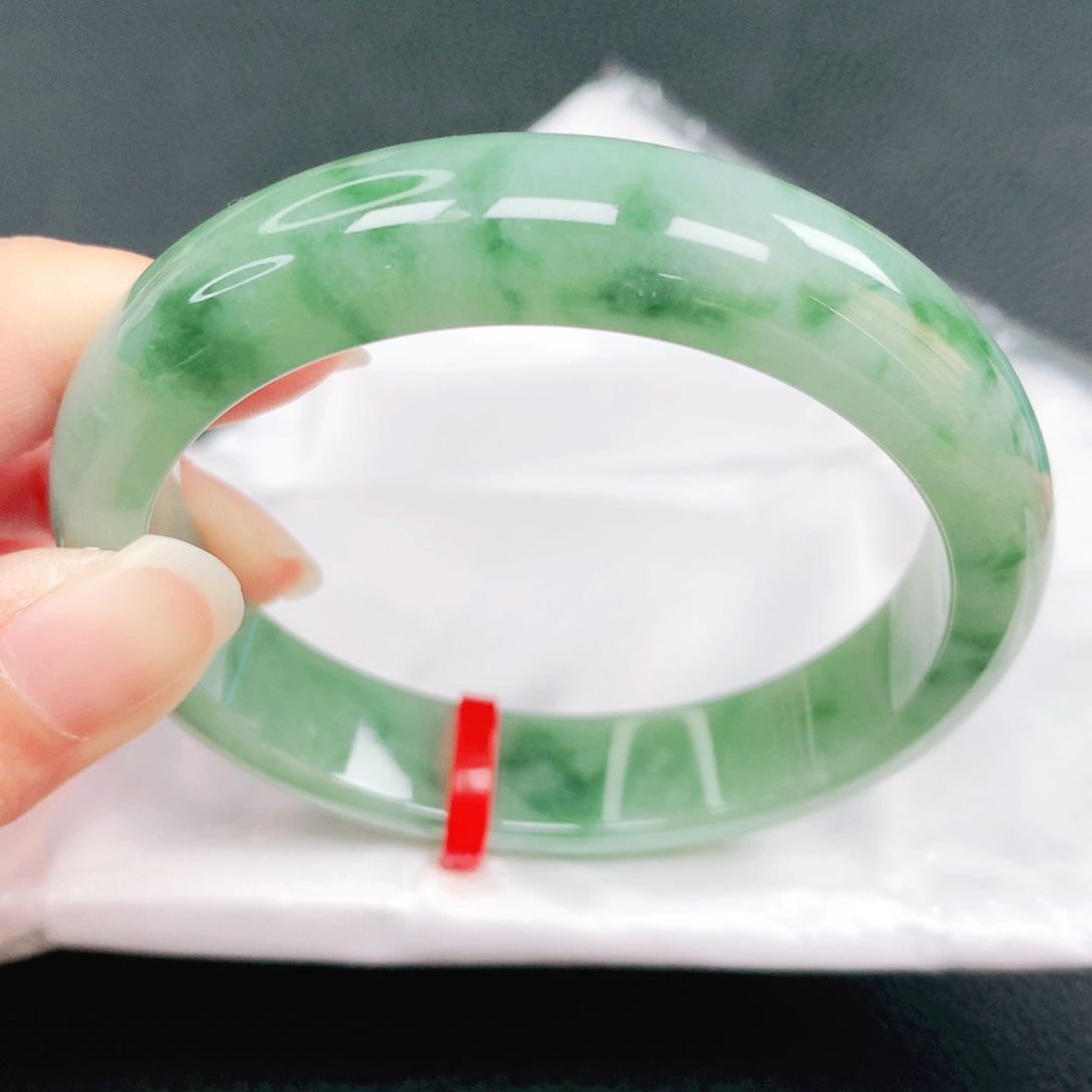 翡翠未镶嵌手镯57圈