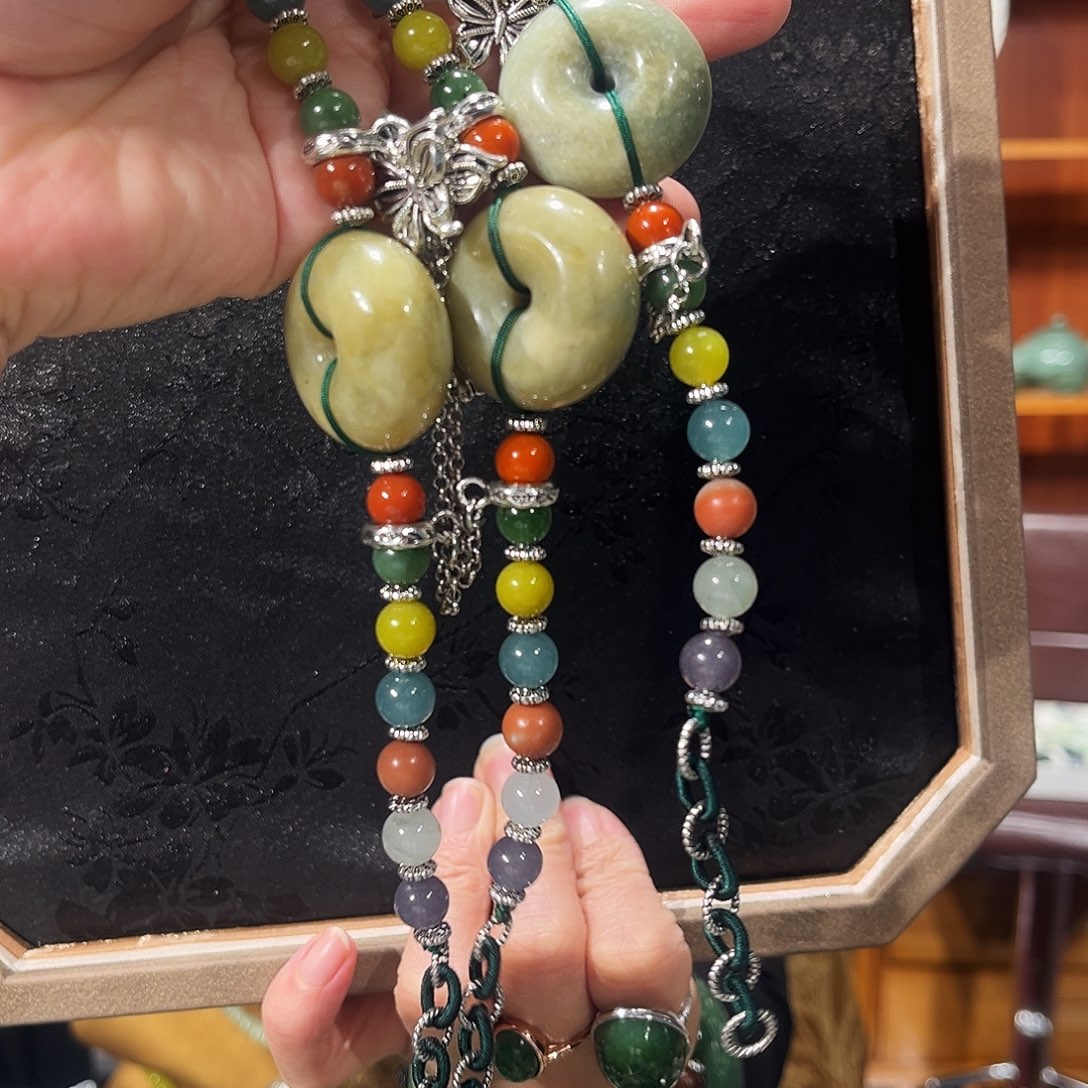 颈饰未镶嵌和田玉