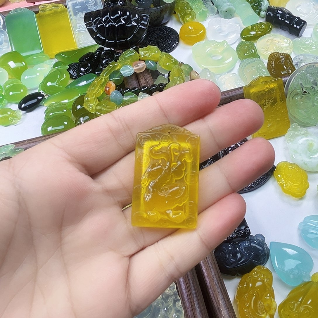 ঞ***࿐岫玉未镶嵌吊坠(不含链)