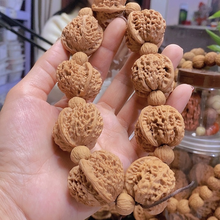 【闪购商品】文玩核桃把件32蚂蚁沟手持黄