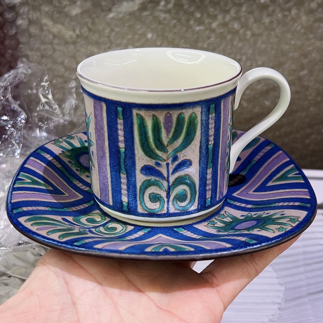 咖啡杯和茶杯也要搭配一些茶