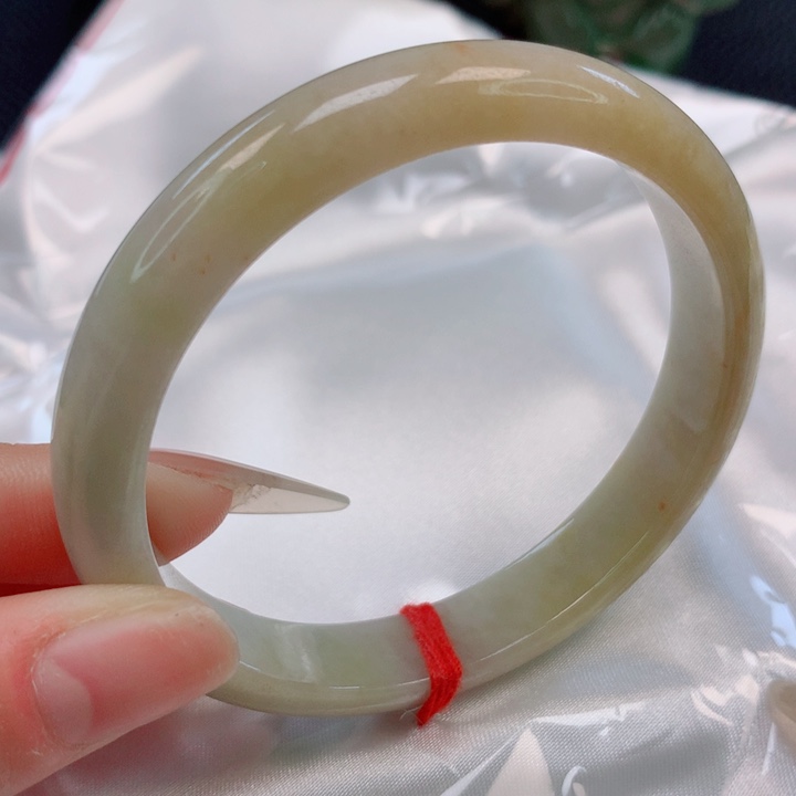 翡翠手镯未镶嵌57圈