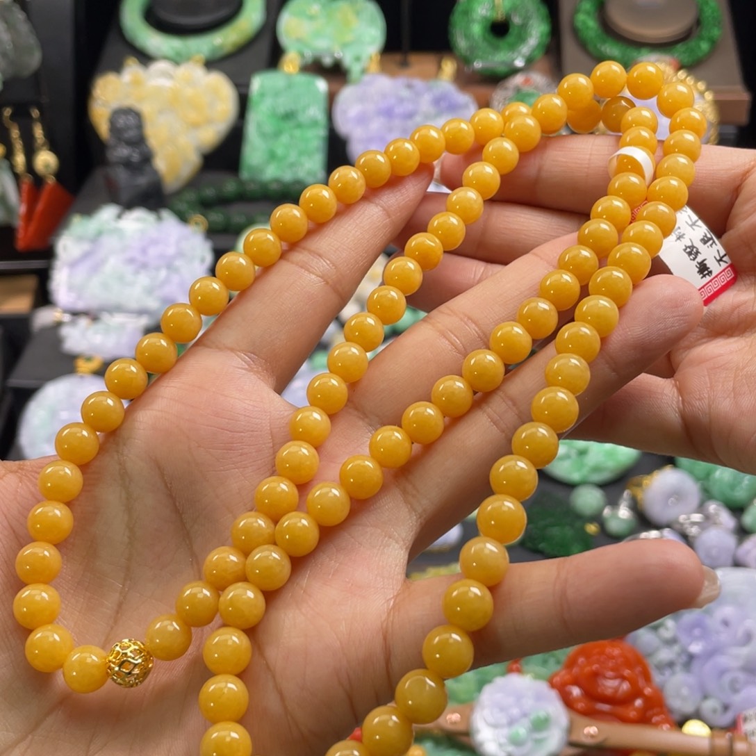 翡翠未镶嵌颈饰待编织