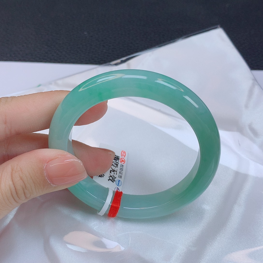 翡翠手镯未镶嵌翡翠661006