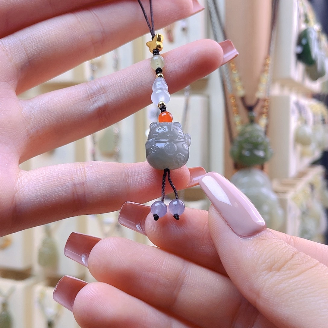 和田玉未镶嵌吊坠(赠链)