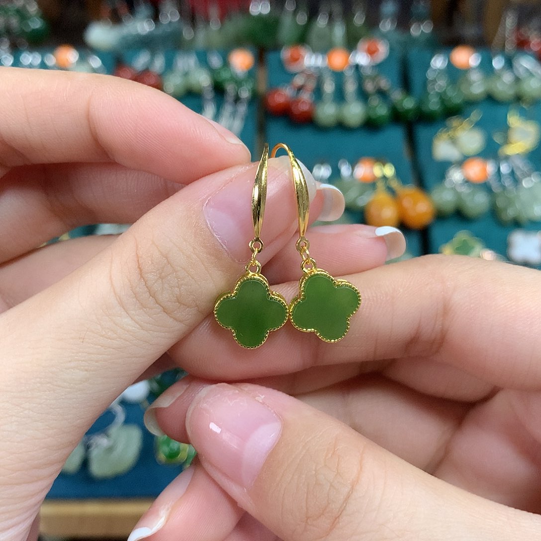 和田玉（碧玉）银S925镶嵌耳饰卡10左右