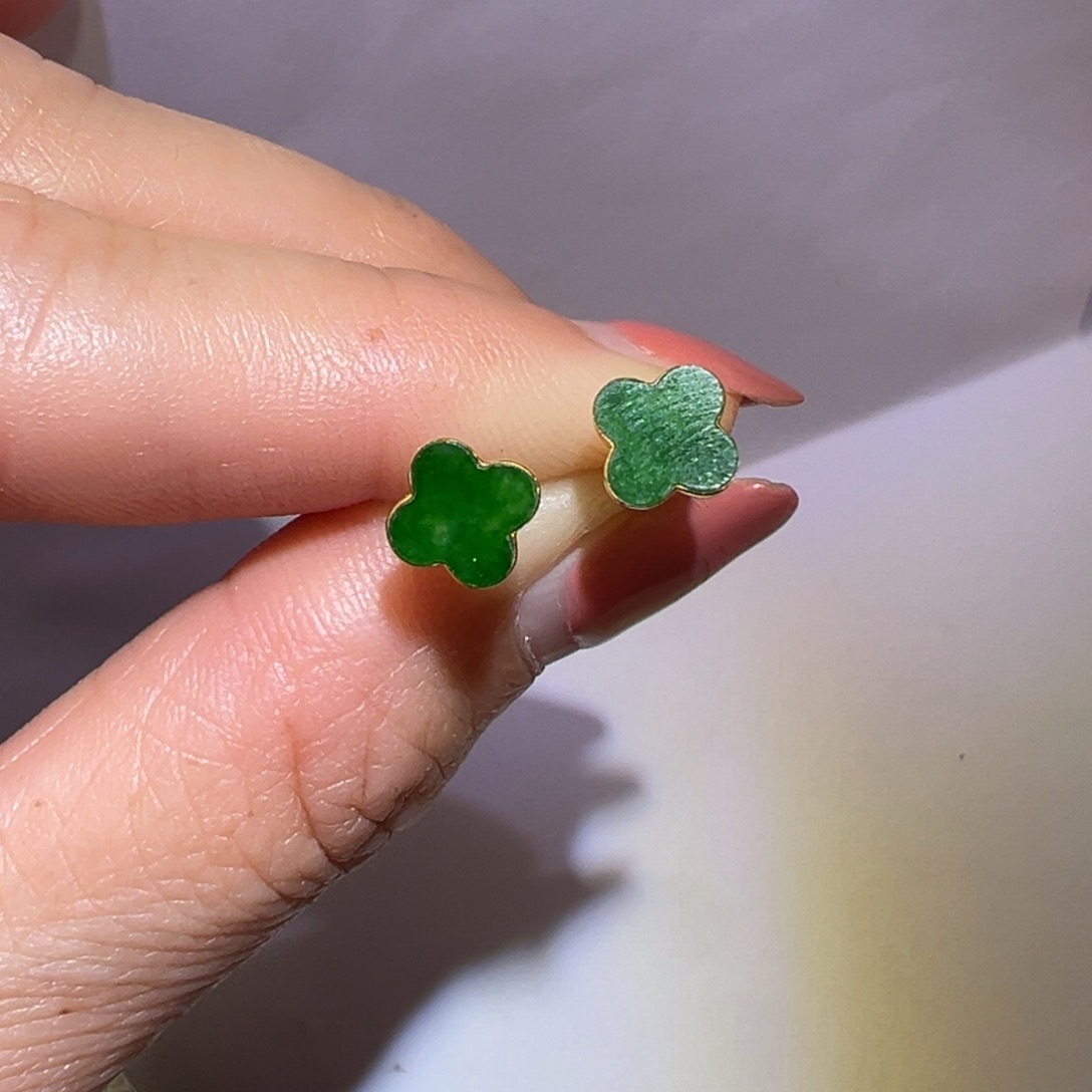 翡翠颈饰18K金镶嵌耳钉