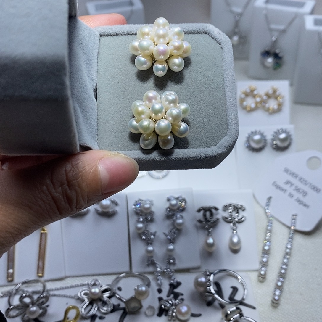 淡水珍珠耳饰未镶嵌