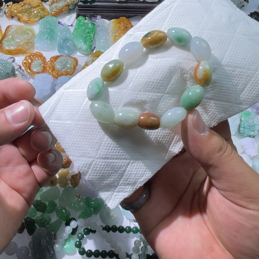 翡翠颈饰未镶嵌天然