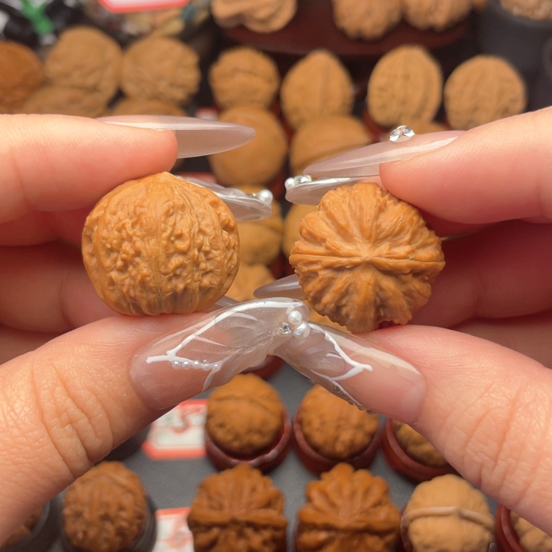 文玩核桃把件7号肉球粗筋多棱