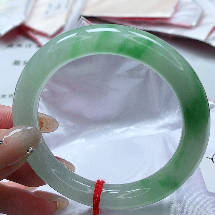 翡翠手镯未镶嵌缅甸天然A货翡翠