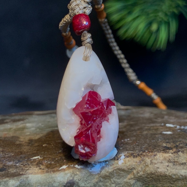 天然辰砂水晶晶体砂女款完整全透精品10.4克