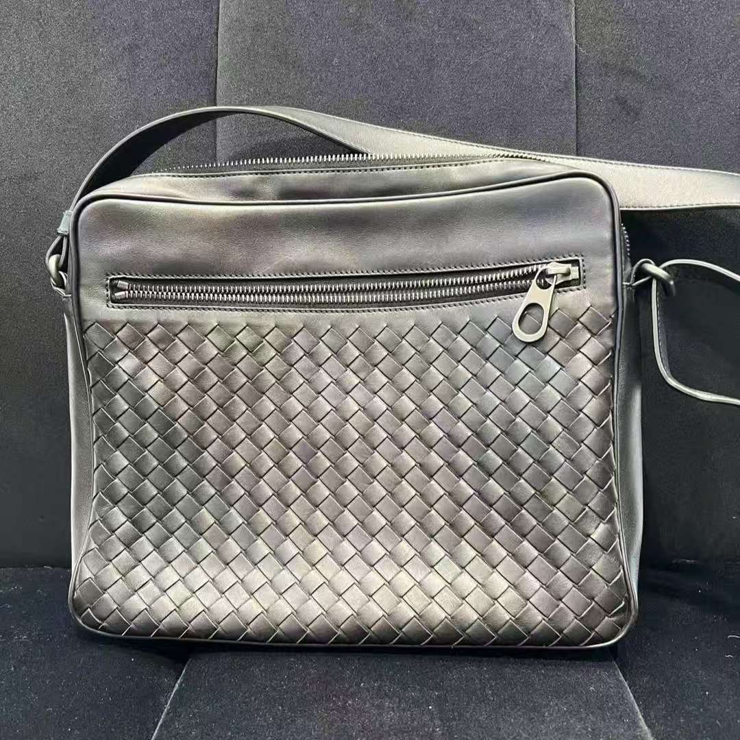 95新 BOTTEGA VENETA/葆蝶家 安洁利 葆蝶家黑色编织斜挎包