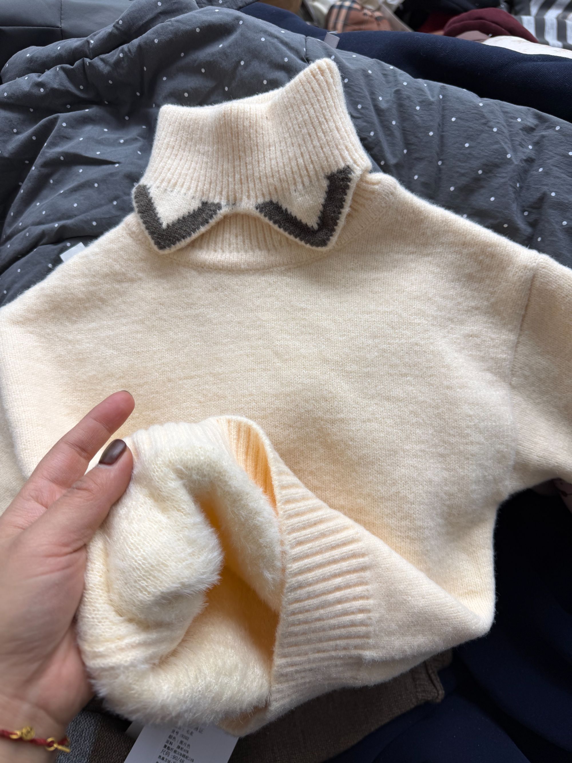 杏色加绒高领毛衣