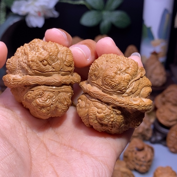 【闪购商品】核桃手串/手链毛***人金蟾孤品