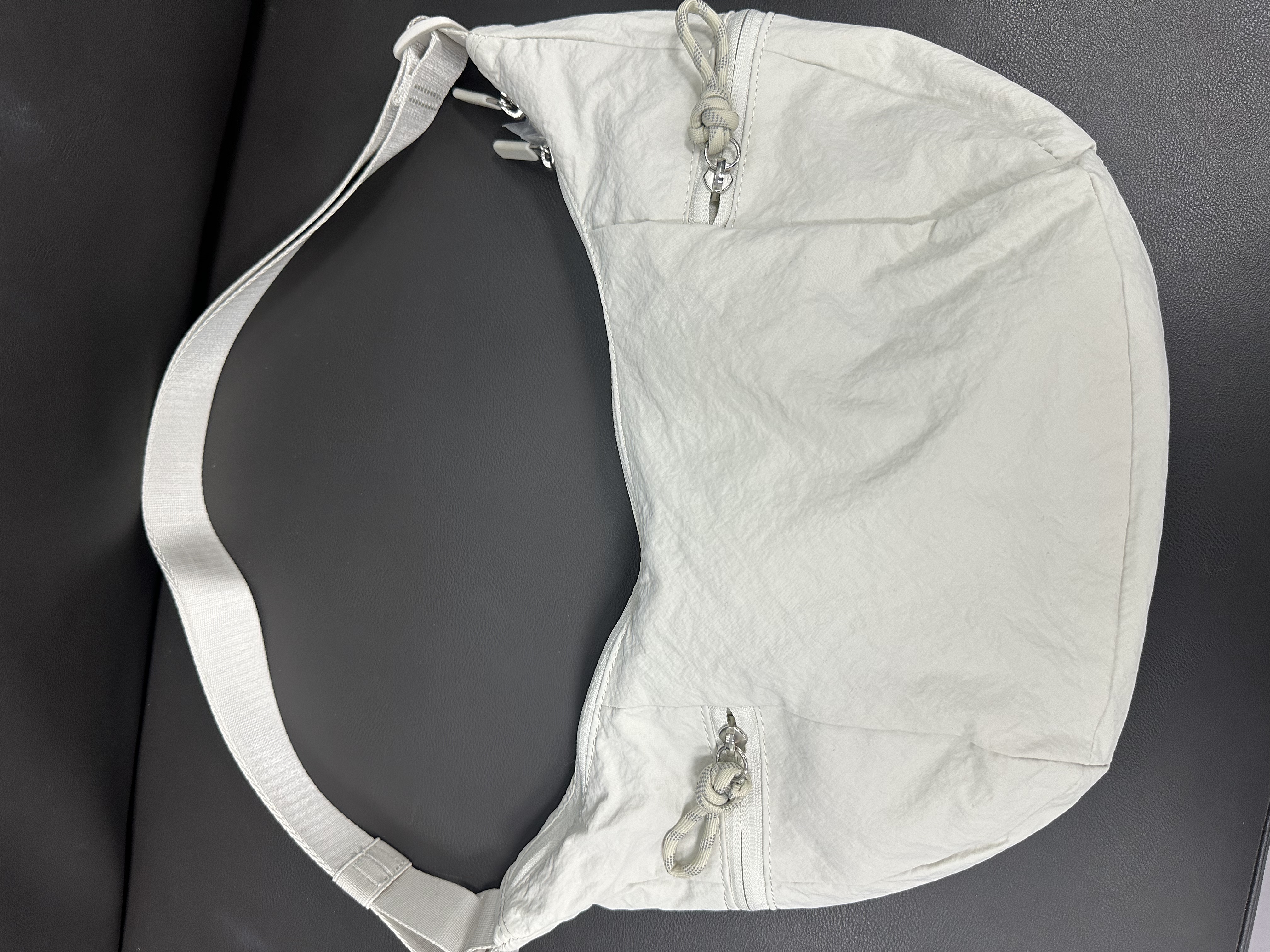 LU家同款拉链牛角包单肩包