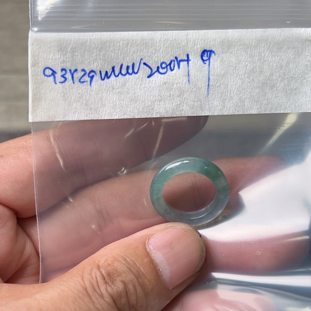 定制翡翠未镶嵌小*豆