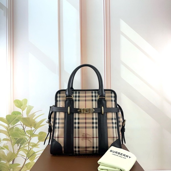 博柏利/包包/95新/26*29/C535361933