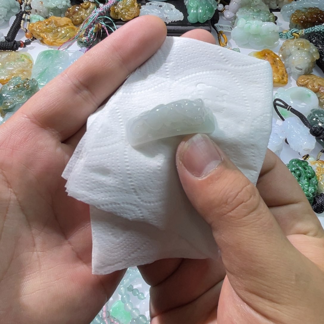 翡翠颈饰未镶嵌天然