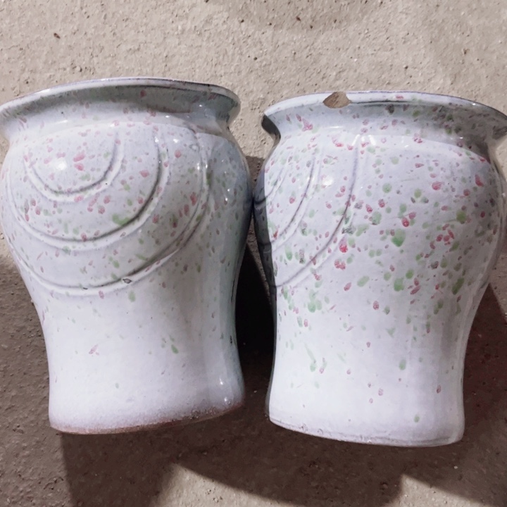 口径18高度22两只小瑕疵