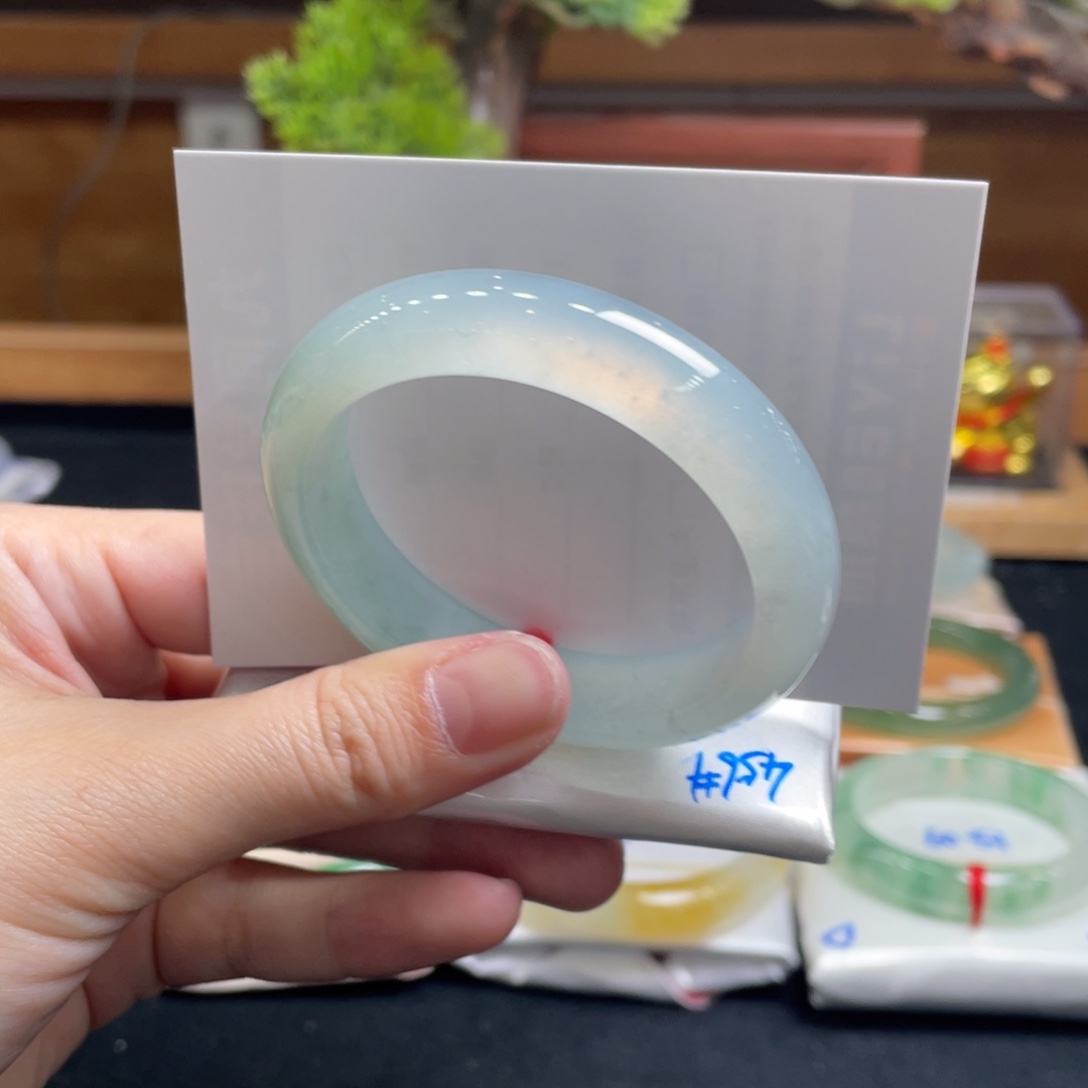 翡翠手镯未镶嵌50+ 正圈 