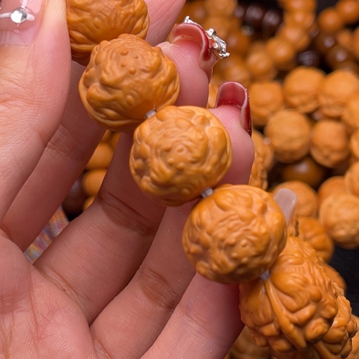 猴头核桃吊坠蟾王